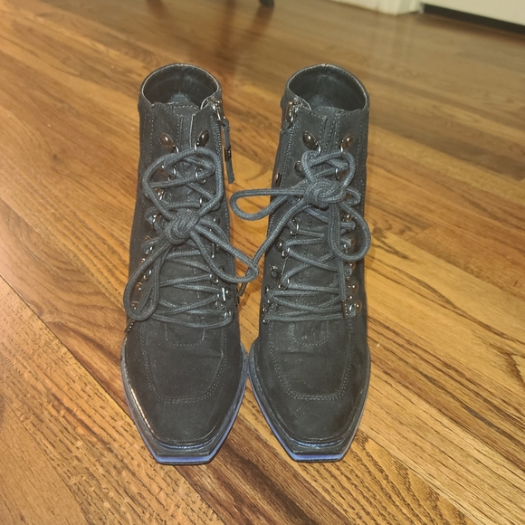 GX by Gwen Stefani Teardrop square toe ankle bootie w/ side zip and lace up - Picture 5 of 9